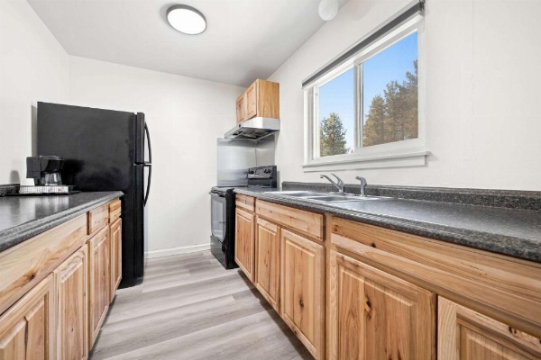 Econo Lodge Inn & Suites image 30